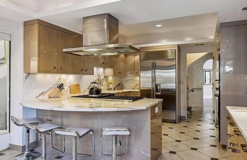 Southwest Minneapolis House | Harriet's Hideaway ON THE LAKE