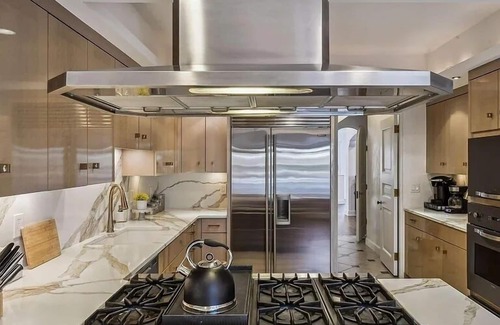 Southwest Minneapolis House | Harriet's Hideaway ON THE LAKE