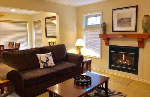 Silver Star Mountain House | Harrington Suite