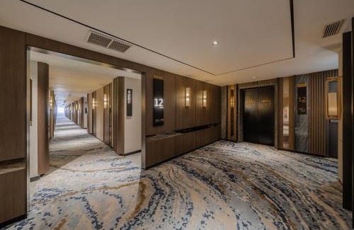 Gubeng Hotel | HARRIS Hotel & Conventions Gubeng