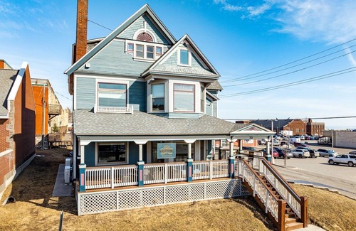 East Hillside Apartment | Harris House | Suite 1 | On Medical Campus
