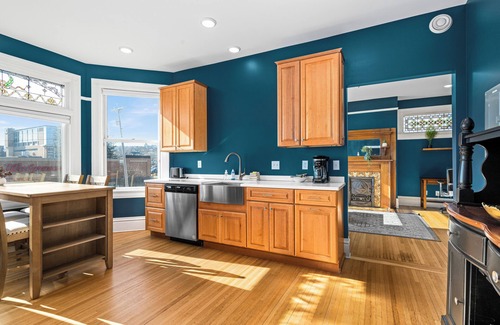 East Hillside Apartment | Harris House | Suite 3 | On Medical Campus