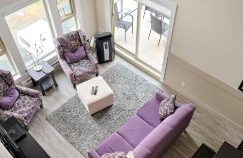 Harrison Hot Springs Apartment | Harrison 3BR Pet friendly Unit