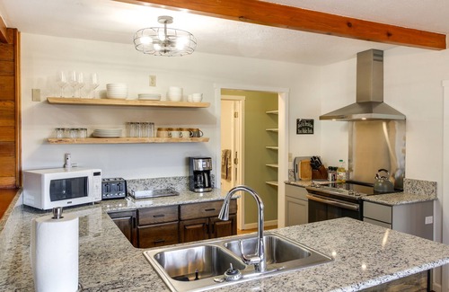 Harrison House | Harrison Getaway w/Deck & Lake Views!