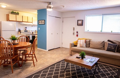 Harrison Hot Springs Apartment | Harrison On The Lake | Walkable to Beach & Village