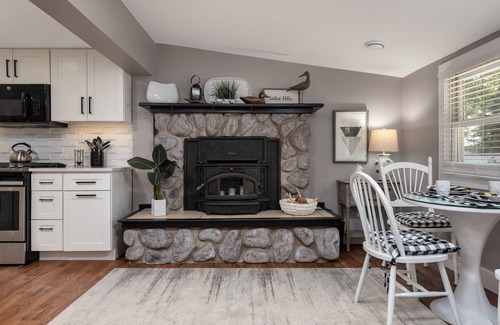Harrison House | Hart Haven is the perfect place to relax and unwind. Comfortably decorated