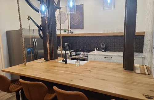 Hartington Apartment | Hartington Heights at Town Square Offices