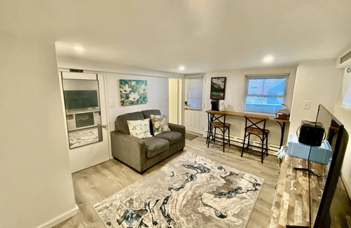 Hartsdale Apartment | Hartsdale Escape: 35 minutes to midtown Manhattan