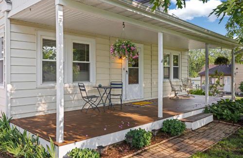 Winnebago House | Harvest Haven- Cozy Downtown Winnebago Retreat