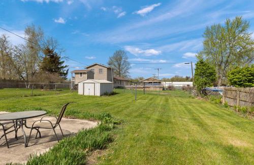 Winnebago House | Harvest Haven- Cozy Downtown Winnebago Retreat
