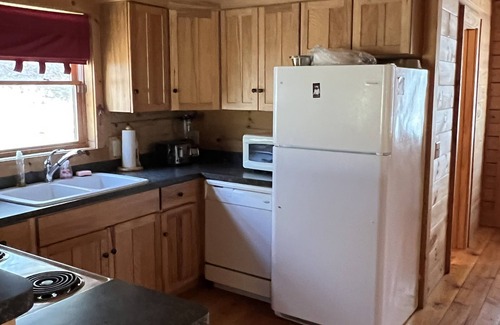 Grassy Creek Cabin | HARVEST MOON Cabin: 54 acres, family friendly, creek frontage, great fishing
