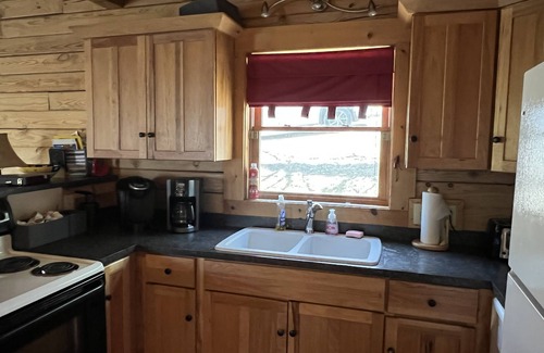 Grassy Creek Cabin | HARVEST MOON Cabin: 54 acres, family friendly, creek frontage, great fishing