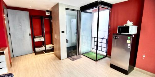 Silom Apartment | Hash Apartment Silom Soi 3 - hip and funky with rooftop view