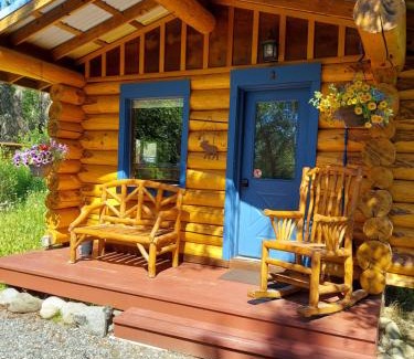 Fishhook Bed & Breakfast | Hatcher Pass Cabins