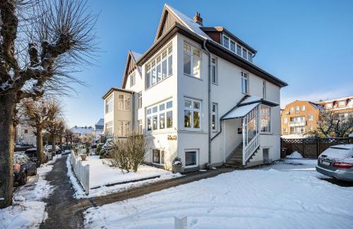 Alt-Travemunde/Ronnau Apartment | Haus Übersee Wohnung Sansibar