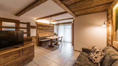 Fundres Apartment | Haus Alpenjuval