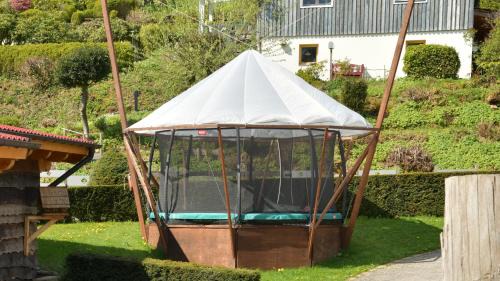 Wermelskirchen Apartment | Haus Alpenrose zum Vic