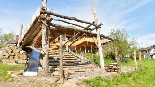 Wermelskirchen Apartment | Haus Alpenrose zum Vic