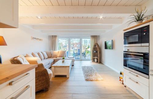 Greetsiel House | Haus am Siel 02, zentral mit eigenem Steg
