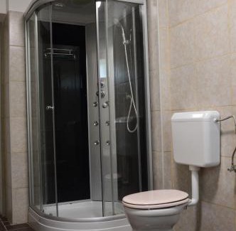 Szombathely Apartment | Haus Im Zentrum R 6 Schlafzimmer 10 Pax