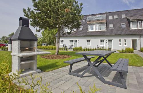 Gross Zicker Apartment | Haus Inselwind FeWo 09 MEERzauber - Terrasse