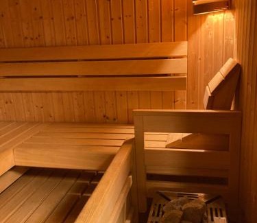 Anif House | Haus mit Sauna und privatem Badeteich in Anif bei Salzburg