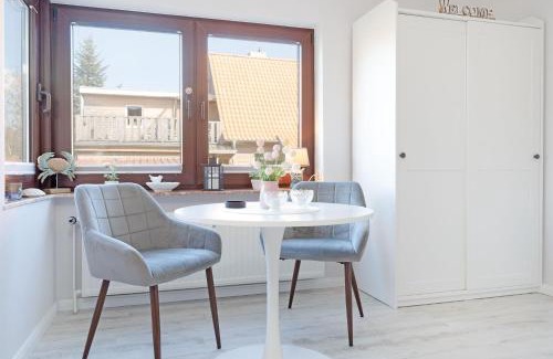 Bosau Apartment | Haus Schwanensee Maritimes Ferienappartement am Plöner See