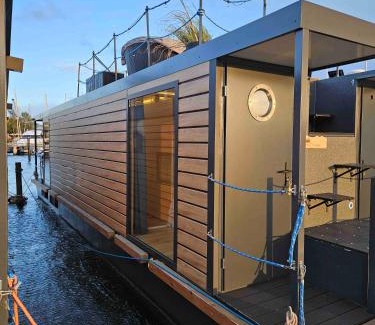 St. Andreas Boat Rental | Hausboot AHOY Masal