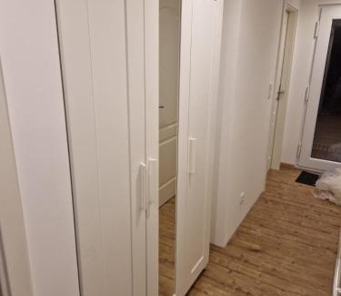 Wangerland Boat Rental | Hausboot auf dem Wangermeer