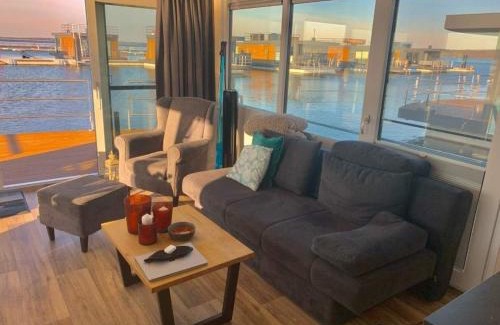 Klitten Boat Rental | Hausboot Heaven on Earth