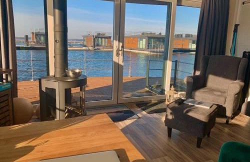 Klitten Boat Rental | Hausboot Heaven on Earth