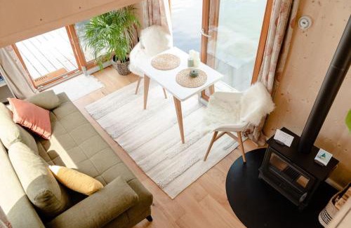 Moorfleet Boat Rental | Hausboot IRENE mit Kamin - Winter an der Dove Elbe