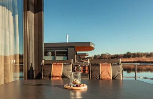 Klitten Boat Rental | Hausboot Möwenschiss