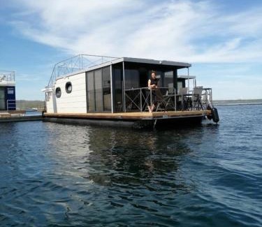 Braunsbedra Apartment | Hausboot Schiff Für 4 Personen Ca 33 M Sup2 In Braunsbedra, Sachsen Anhalt Halle Saale Unstrut Region