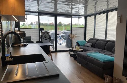 Braunsbedra Apartment | Hausboot Schiff Für 4 Personen Ca 33 M Sup2 In Braunsbedra, Sachsen Anhalt Halle Saale Unstrut Region