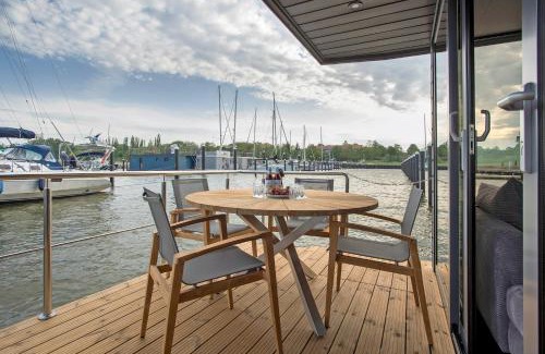 Knieper Nord House | Hausboot Seeadler Stralsund