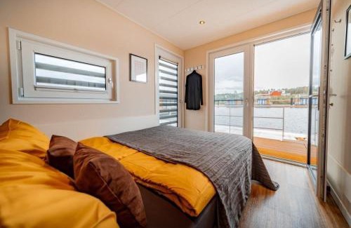 Klitten Boat Rental | Hausboot Skyline