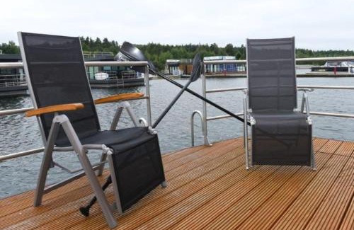 Klitten Boat Rental | Hausboot Vroni