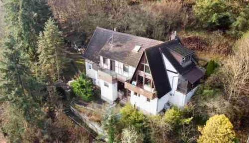 Frankenberg House | Haushälfte mit Jakuzzi in Frankenberg