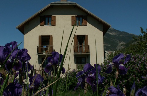 Villar-Saint-Pancrace Ski Chalet | HAUTES ALPES DU SUD, BRIANCON EN CHALET de 15 + 3 pers, 6 SALLES DE BAIN WC