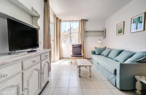 Sant Pol De Mar Apartment | Hauzify I Apartaments Sot del Morer