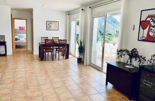 Santa Cristina de Aro House | Hauzify I Casa Gaditana