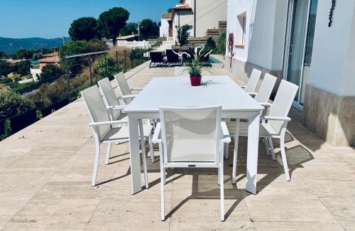 Santa Cristina de Aro House | Hauzify I Casa Gaditana