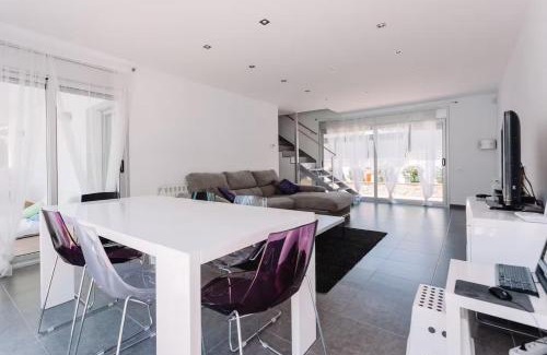 La Canyera Villa | Hauzify I Can Moiset