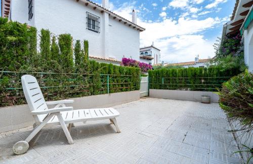 Sant Salvador House | Hauzify I Casa Abat Bassa