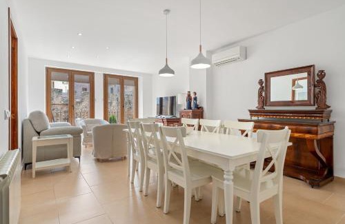 Montblanc House | Hauzify I Vila Ducal