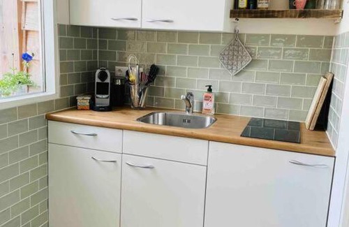 Noordwijk Apartment | Have a nice stay! -The Birdhouse, Tiny home close to the beach