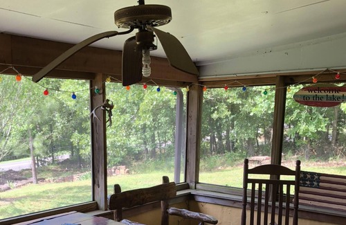 Vian Cabin | Have a Staycation at this cozy cabin near State Park and Blackgum Landing !