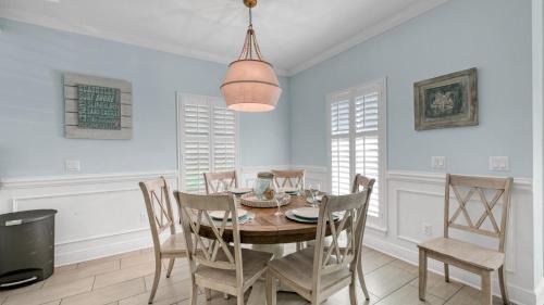 Villages of Crystal Beach House | Have a Stunning Tahitian Daydream at Villages of Crystal Beach