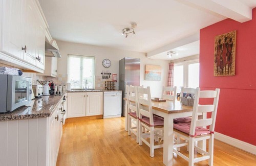 Newton by the Sea House | Haven Cottage